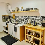 Nadia's White Loft 公寓