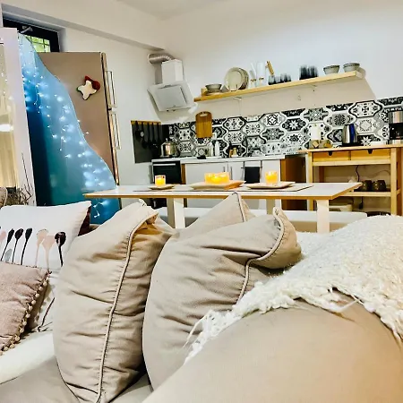 Nadia's White Loft Apartment Patras
