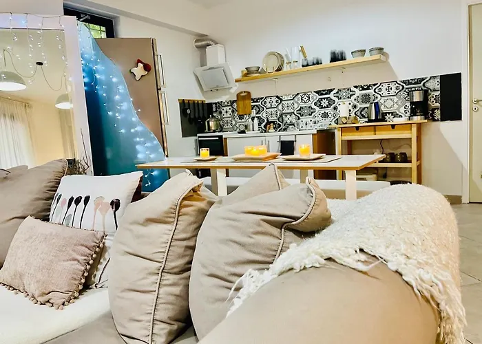 Nadia's White Loft Appartamento Patras