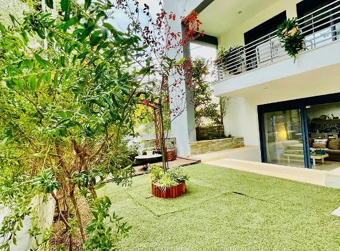 Nadia's White Loft Patras